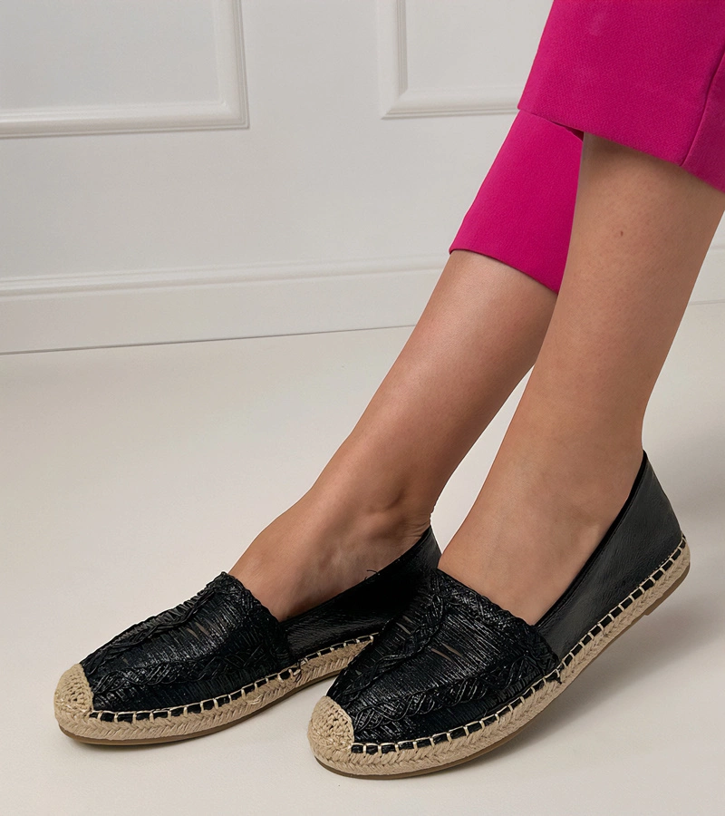 Čierne ažúrové espadrilky na platforme Zelvira