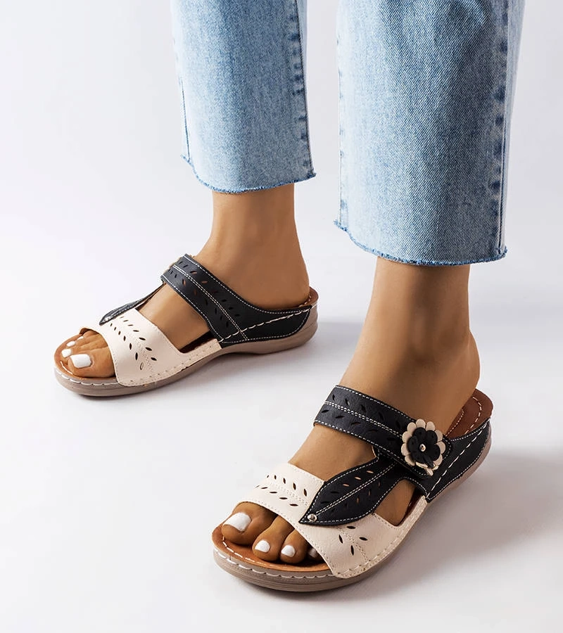 Čierne žabky na nízkom podpätku Jolanta