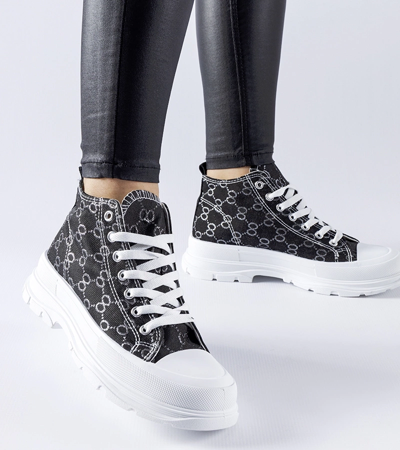 Čierne tenisky zdobené monogramom Terenzio