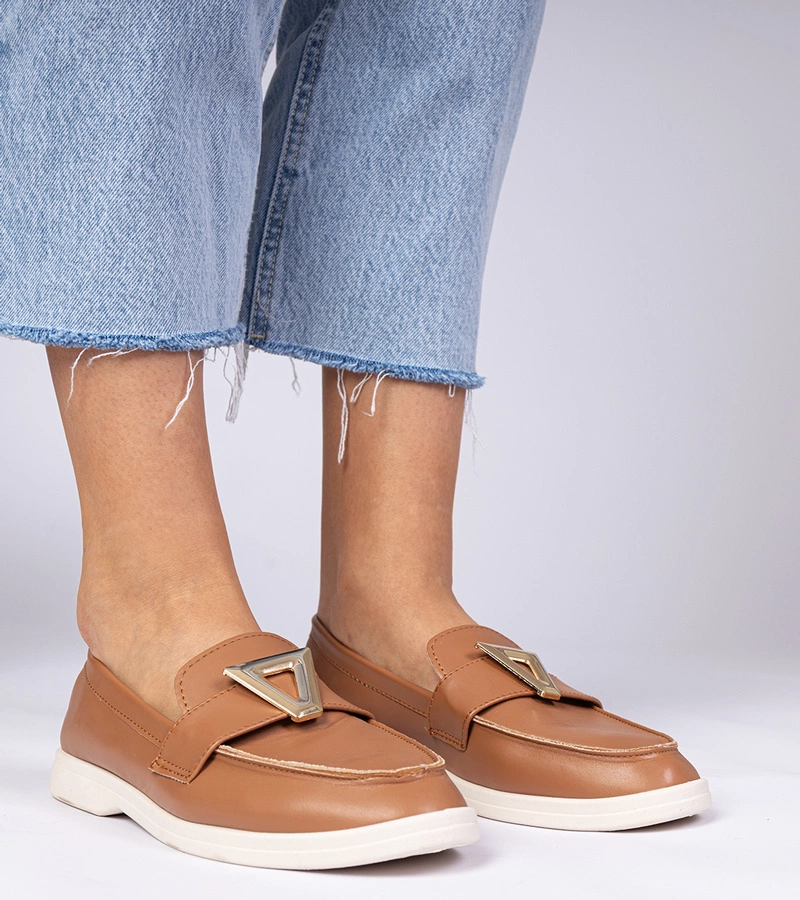 Hnedé dámske mokasíny s elegantnou ozdobou Viletta