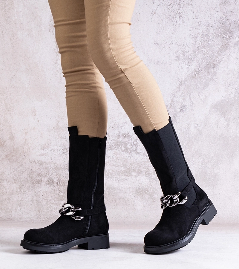 Čierne dámske topánky ozdobené reťazou Yasarna