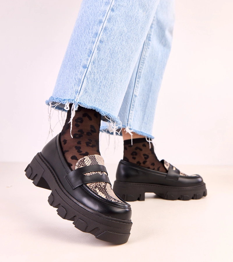 Čierne mokasíny s hadím motívom Loles