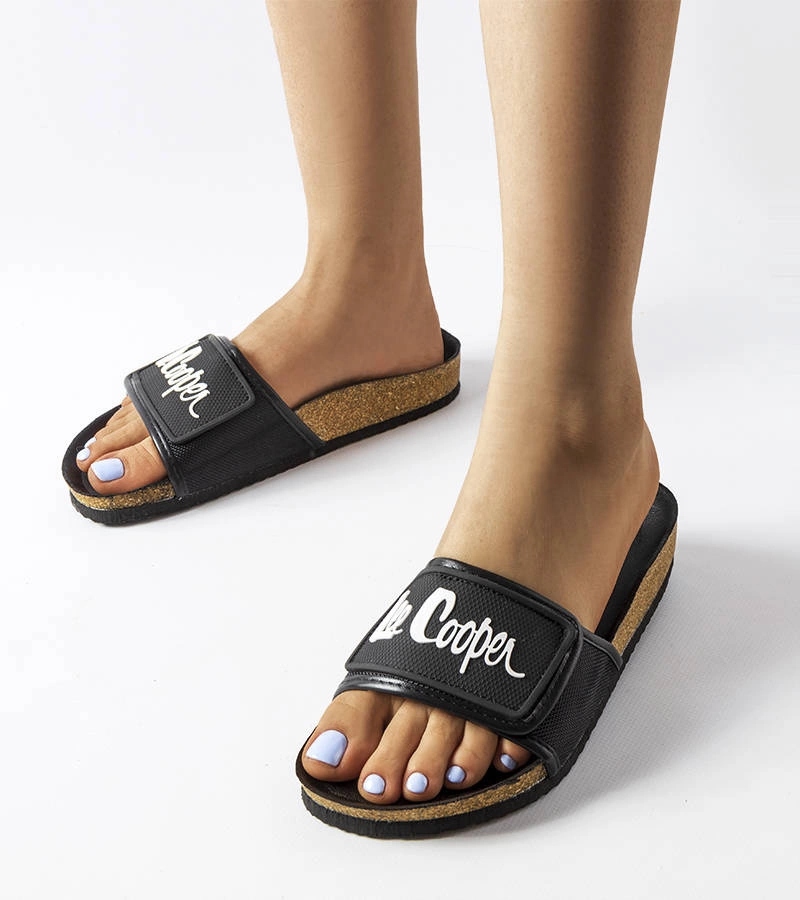 Čierne žabky Lee Cooper LCW-22-35-1189L