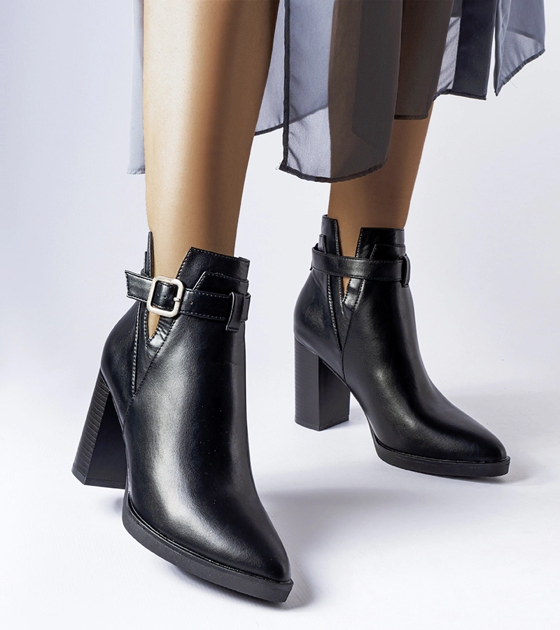 Čierne čižmy Whitman