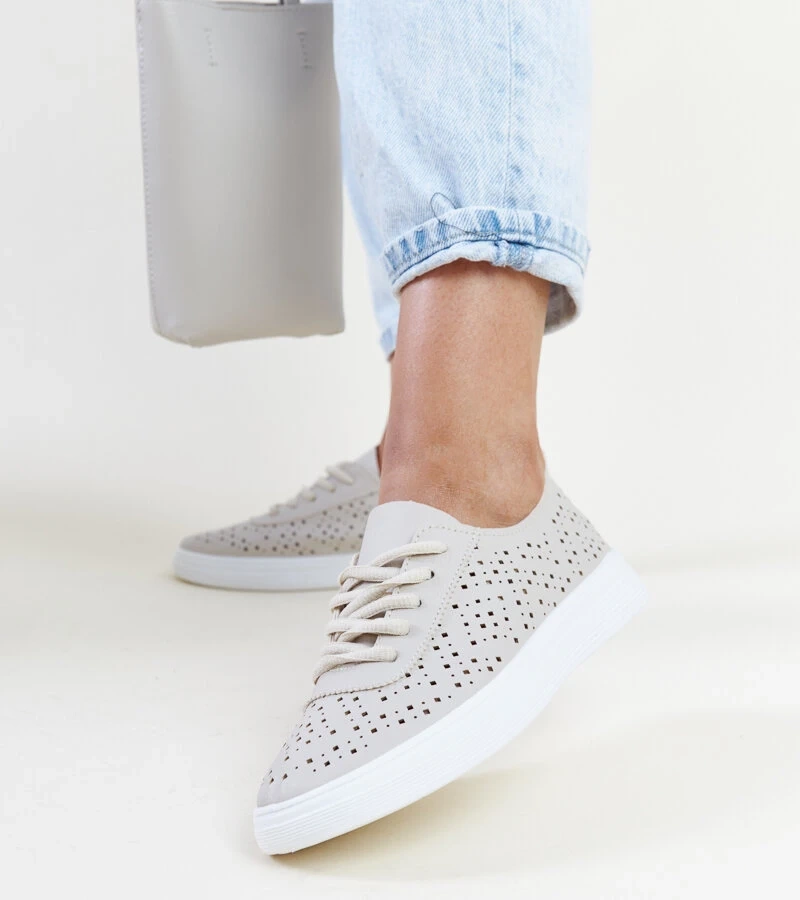 Bežové prešívané tenisky Manoek