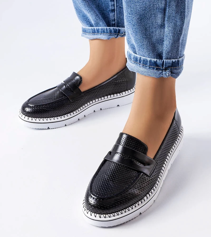 Čierne poltopánky s perforáciou Bloomsburg