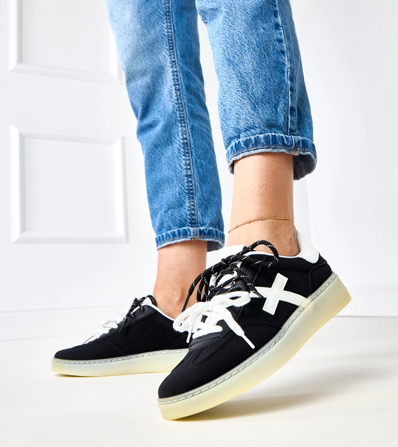 Čierne tenisky na platforme s bielou vsadkou Eriksen