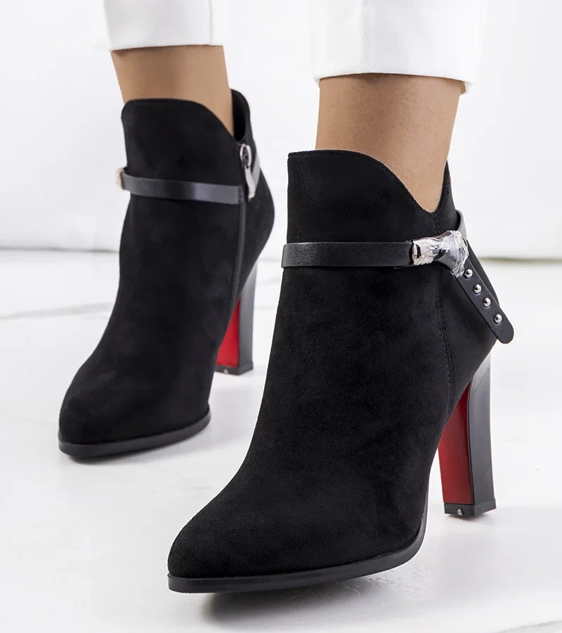 Čierne botki Deshi na podpätku