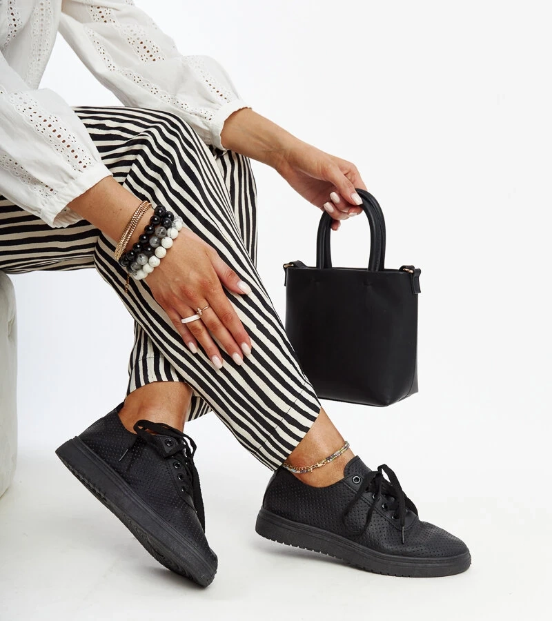 Čierne priehľadné tenisky Segana