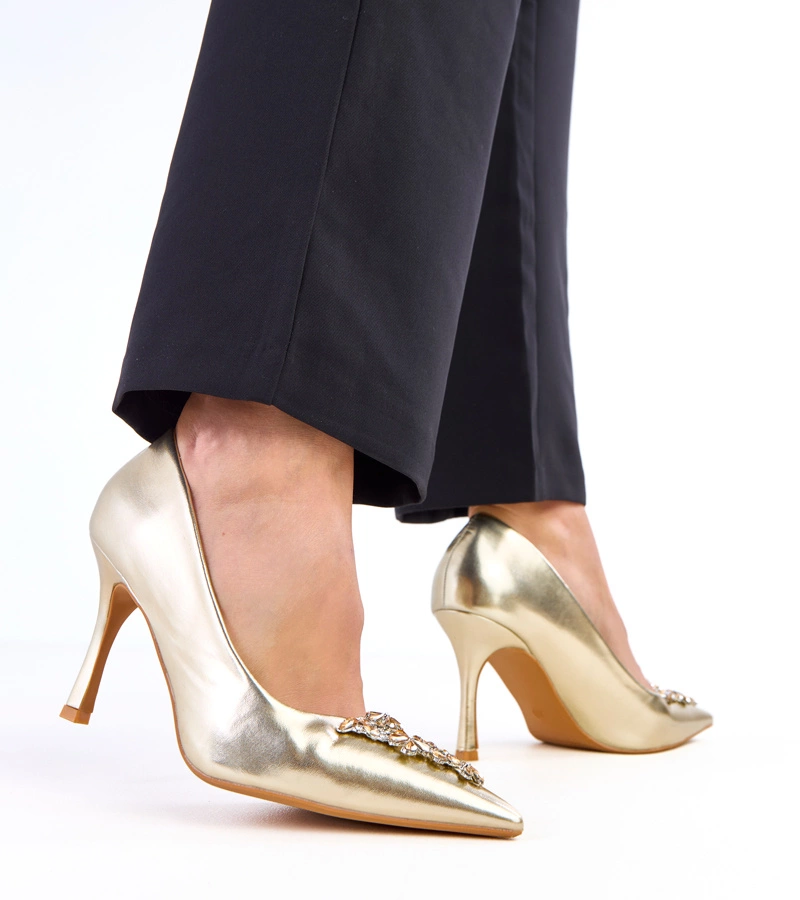 Zlaté lakované lodičky zdobené kamienkami Almana