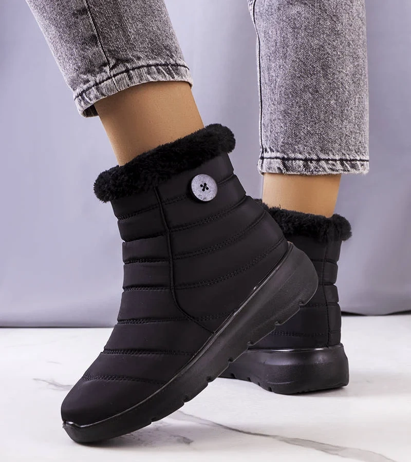 Čierne prešívané snehové topánky Reign