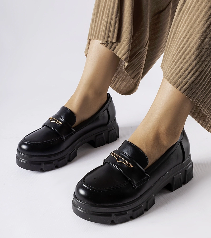 Čierne mokasíny s viditeľným behúňom od Fuori