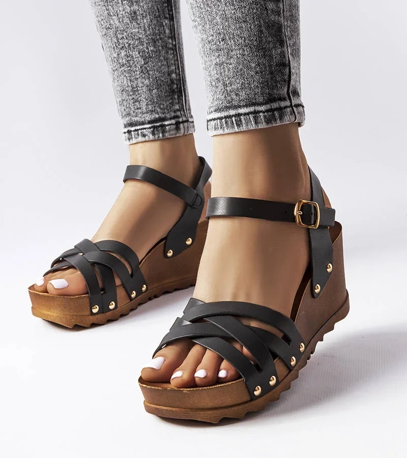 Čierne sandále na platforme Audric