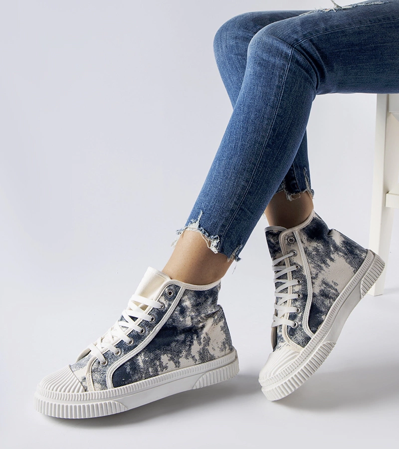 Tmavomodré tenisky s predrasami Turistico