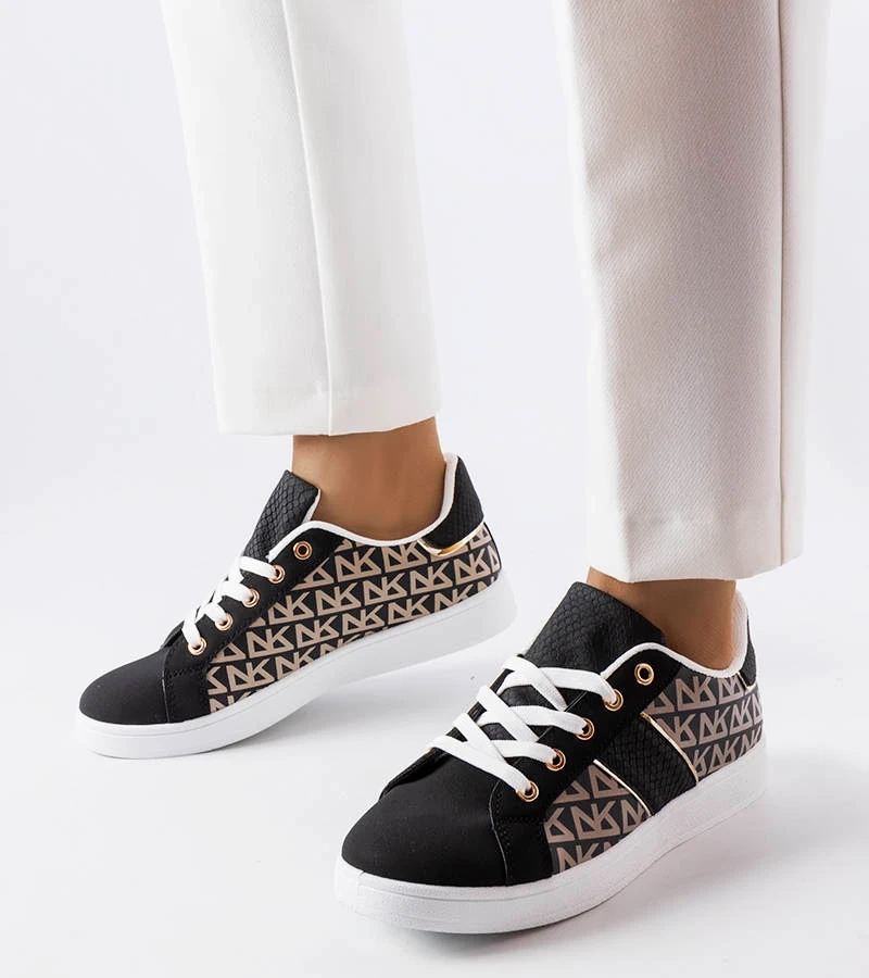 Biele tenisky na platforme od Lanoie