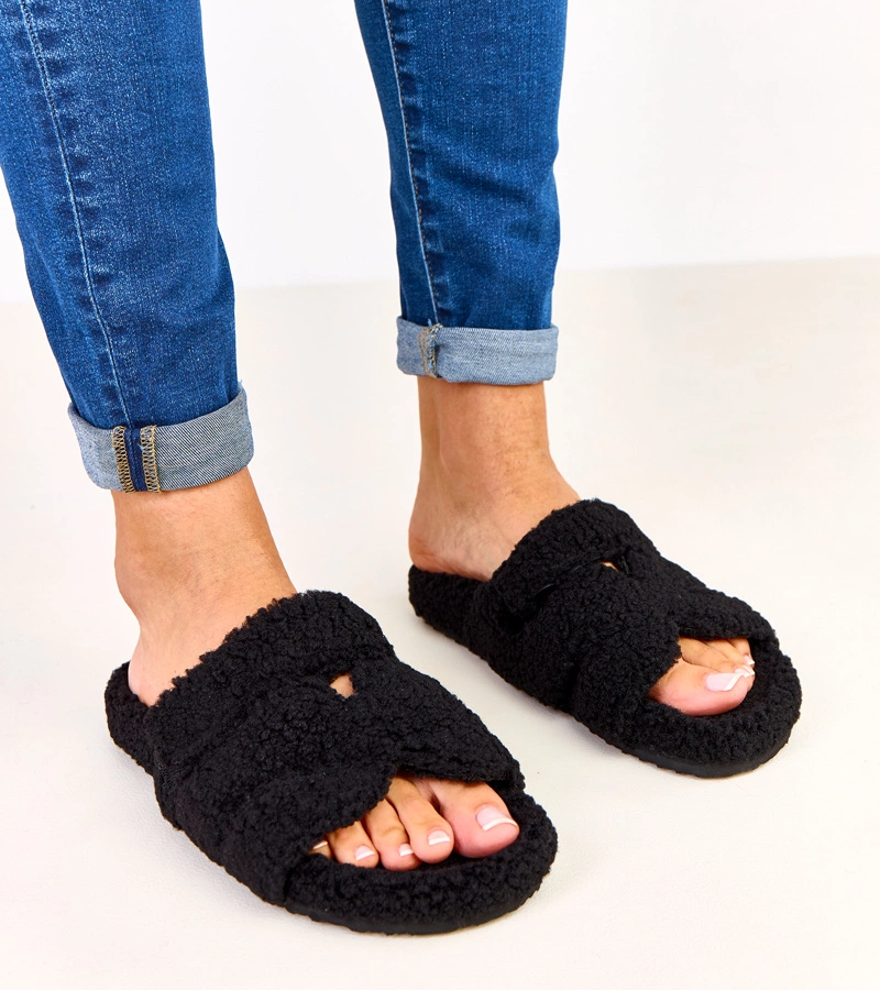 Čierne chlpaté papuče s otvorenou špičkou Felissa