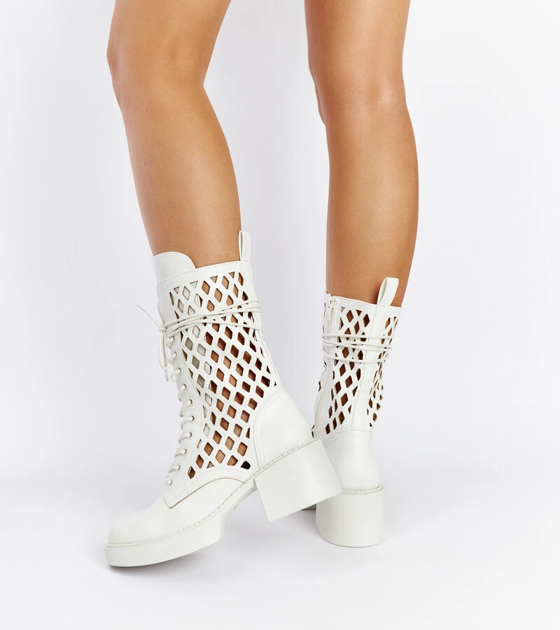 Biele čipkované topánky na podpätku Visalia