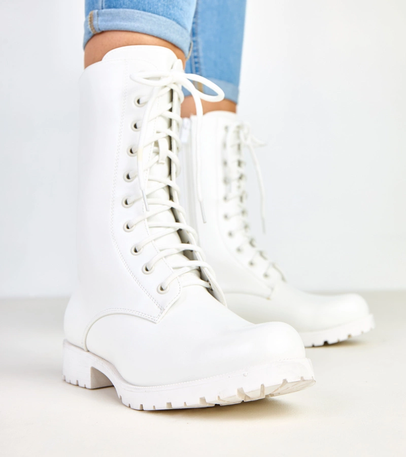 Biele členkové topánky na nízkom opätku so šnurovaním Jacklyn