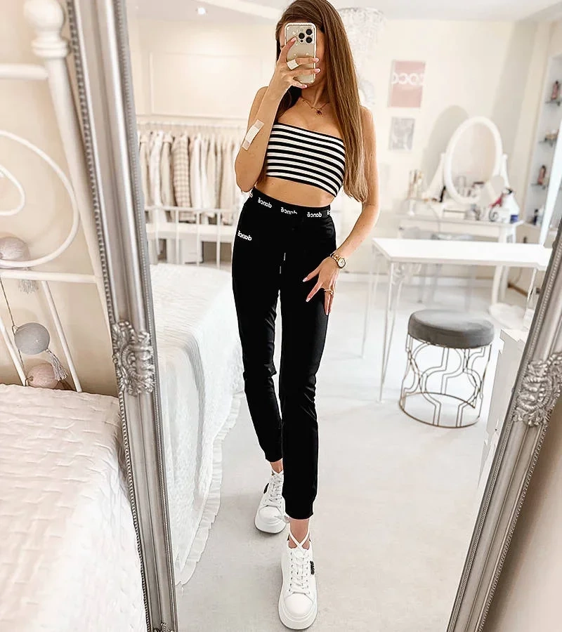 Čierne tepláky Boone