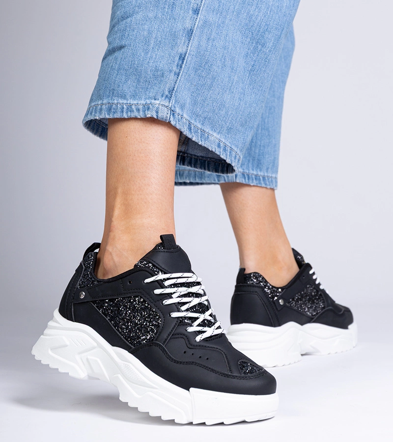 Čierne dámske tenisky s flitrovými vložkami Caraballo