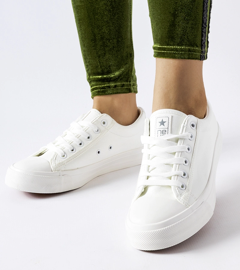 Biele klasické tenisky Mushirah