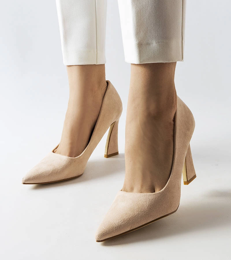 Béžové asymetrické lodičky na podpätku Linda