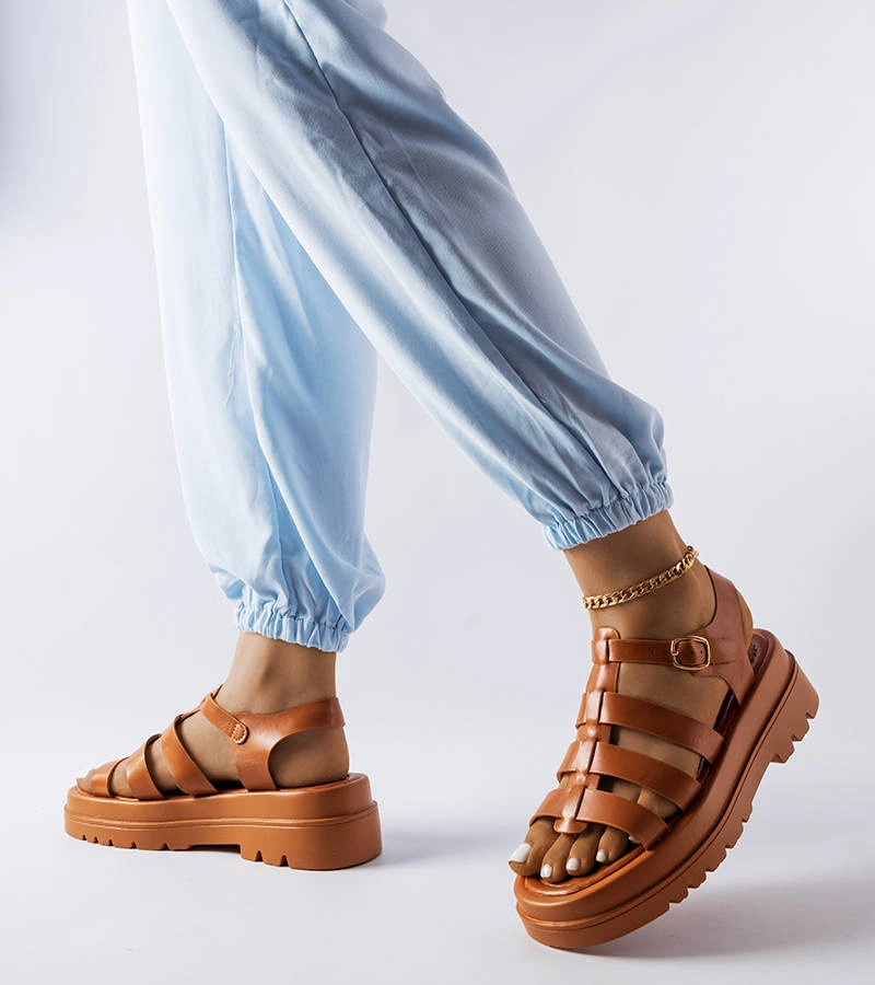 Ťavie sandále na traktovej podrážke značky Saidi