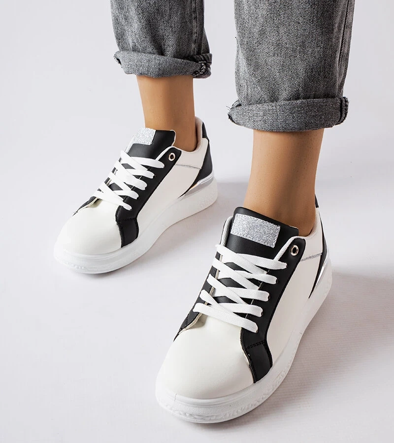 Čierno-biele topánky so strieborným akcentom od Palais