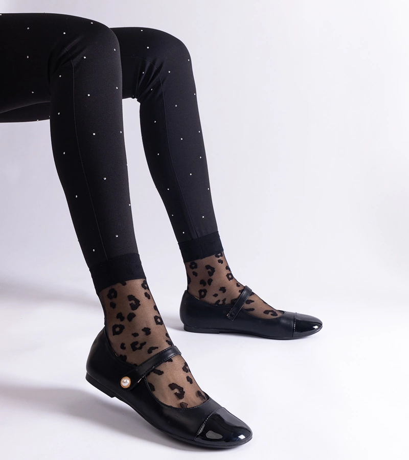 Čierne balerínky s lakovanou špičkou na suchý zips Jaures