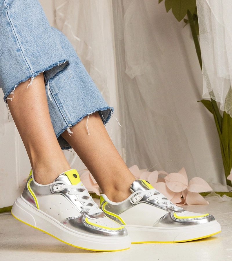 Strieborné dámske tenisky s neónovým doplnkom Zorra