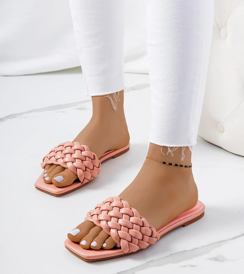 Ružové žabky na plochom podpätku značky D'Adda