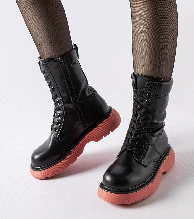 Čierne zateplené čižmy s ružovou podrážkou Beata