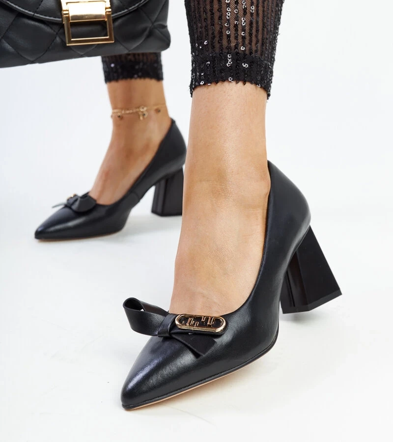 Čierne kožené topánky na podpätku Vinceza