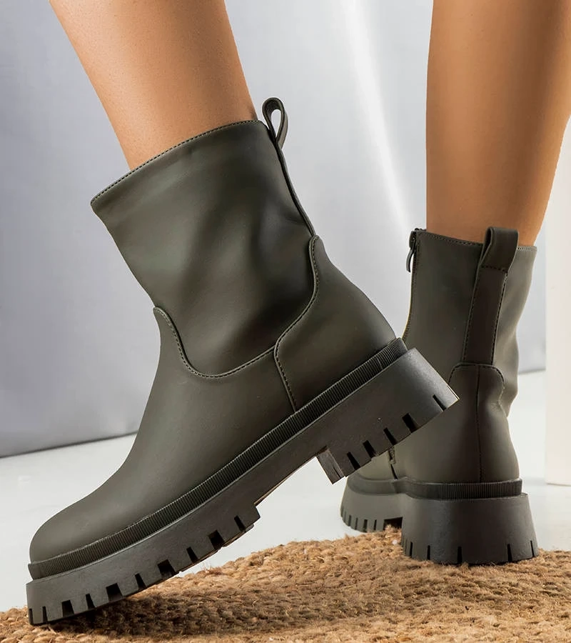 Zelená izolovaná botki Bazalka