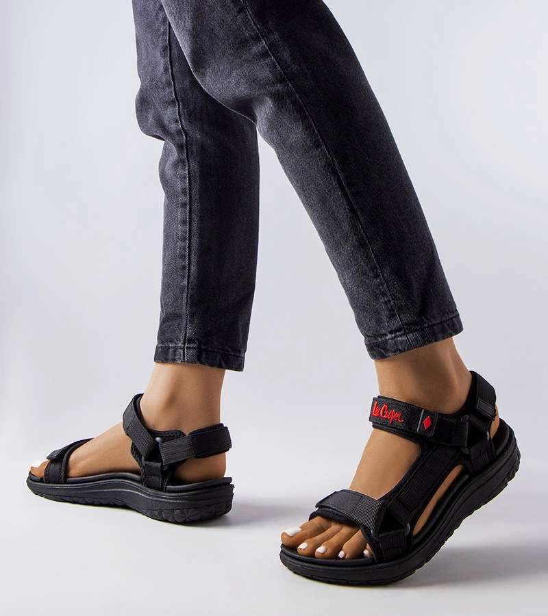 Čierne sandále Lee Cooper LCW-23-34-0961L