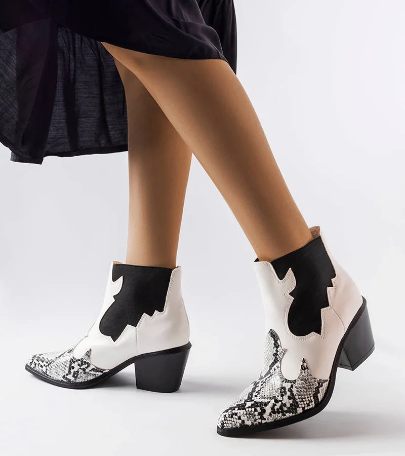 Biele zateplené kovbojské čižmy s hadím motívom Goulet