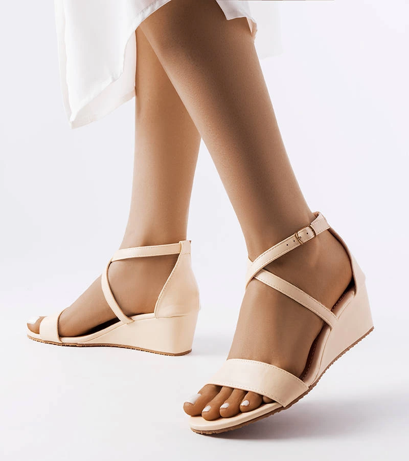 Béžové sandále na platforme Flushing