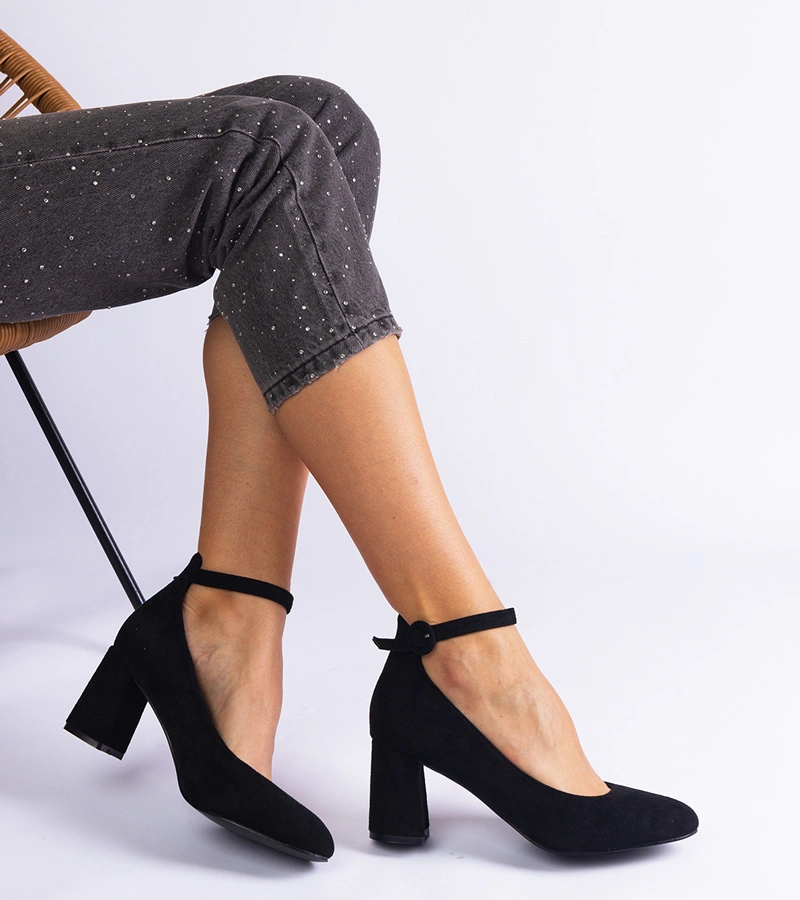 Čierne lodičky na podpätku z ekologickej semišovej kože Pamelina