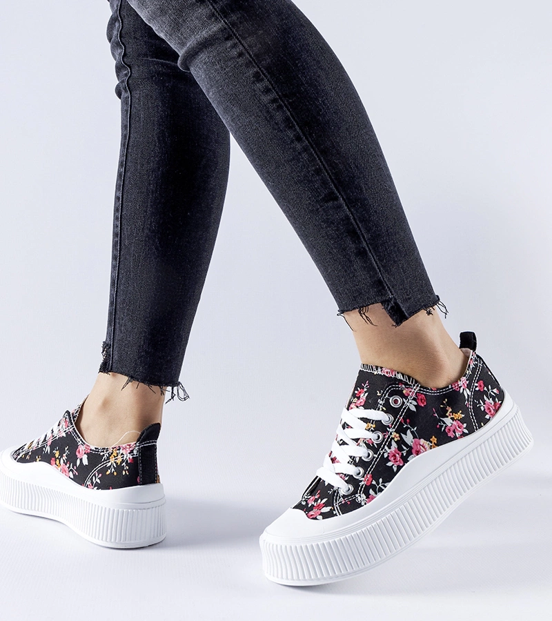 Čierne tenisky s kvetinovým vzorom Cesano