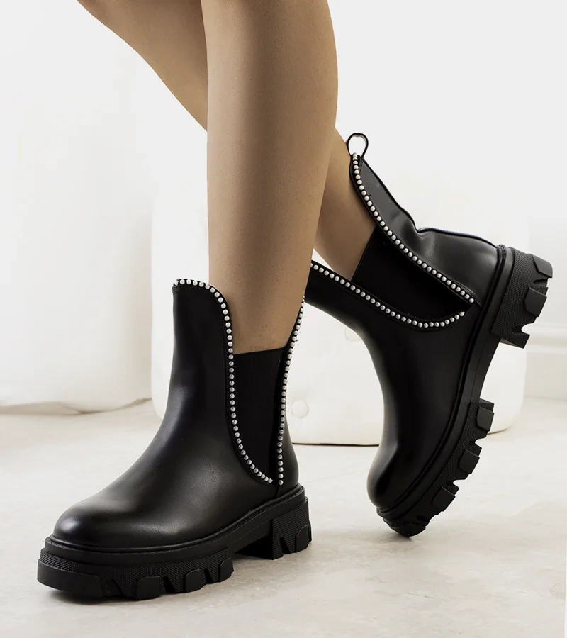 Čierna botki na podrážke traktora Fermo