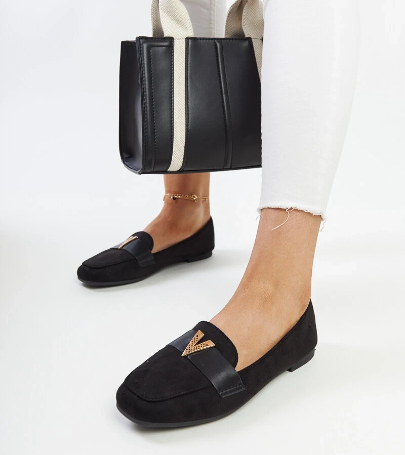 Čierne mokasíny s ozdobou Namal