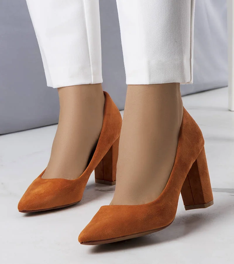 Hnedé lodičky na podpätku Achela