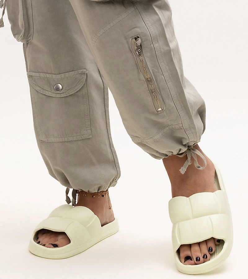 Zelené penové šľapky Diamanda