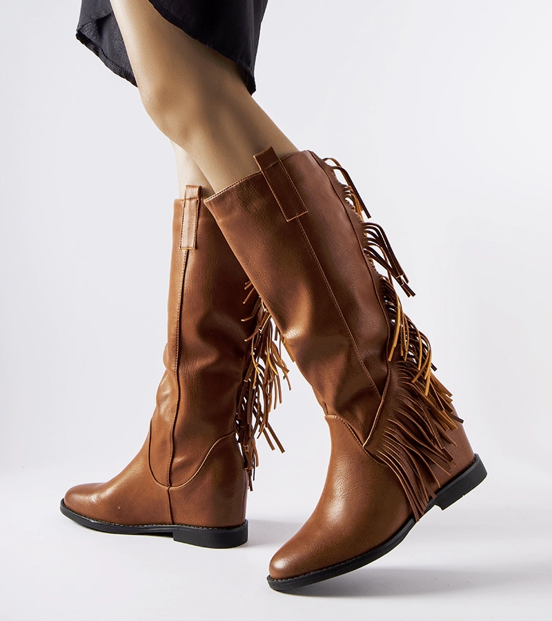 Hnedé čižmy so zakrytými podpätkami od značky Giorgia