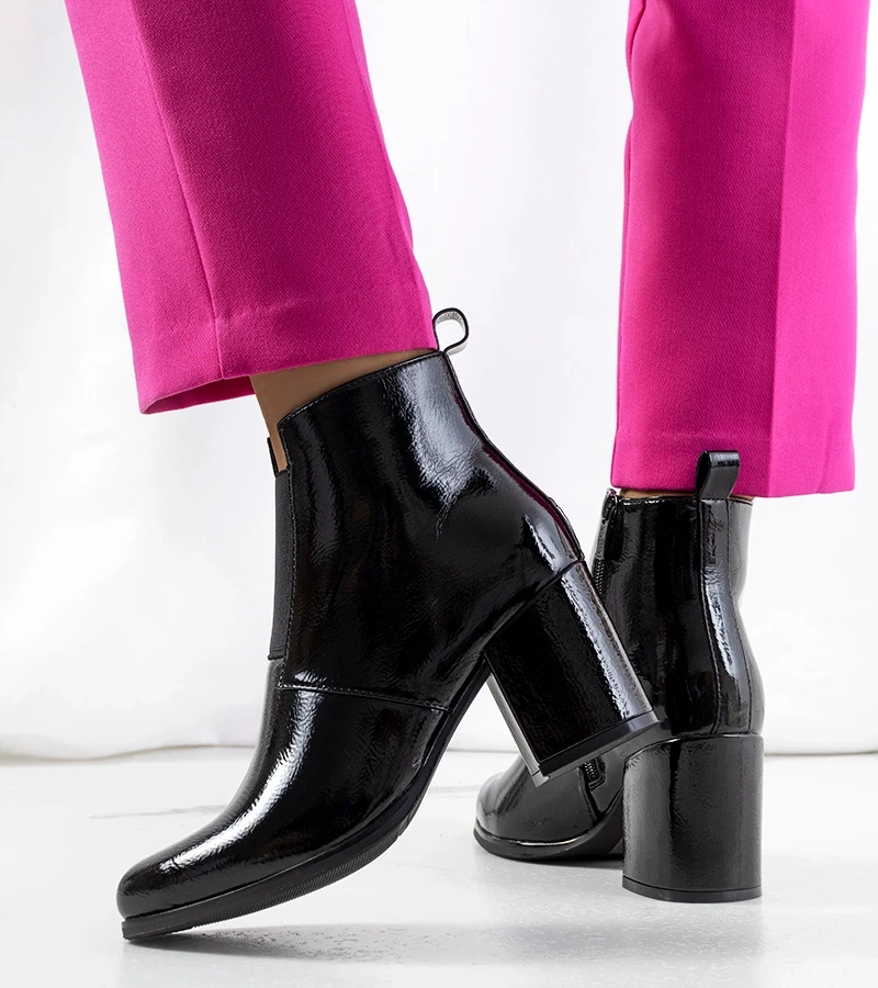 Čierne lakované botki Norwich