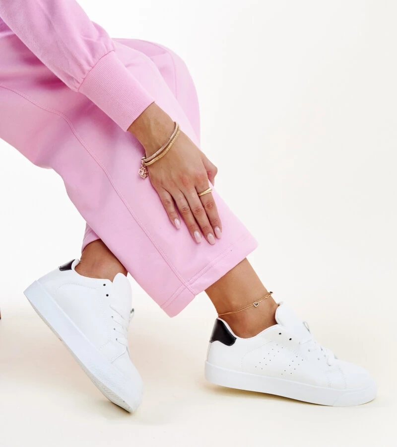 Biela-čierne tenisky Akila