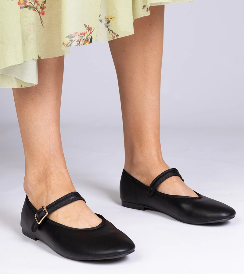 Čierne dámske balerínky s prackou Mollis