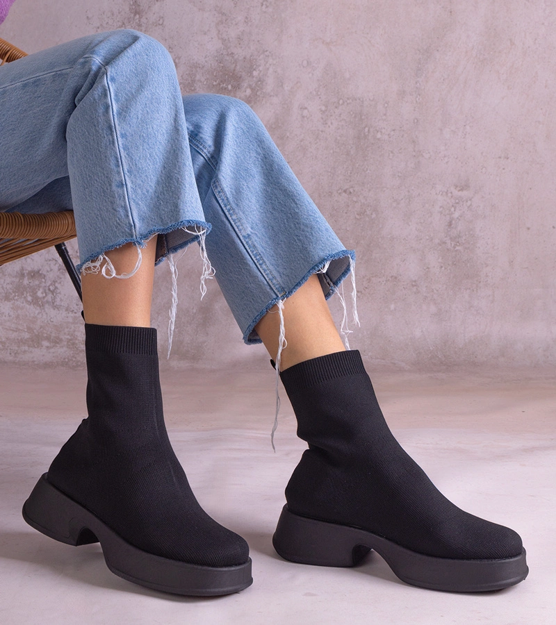 Čierne členkové topánky s elastickým zvrškom Evel