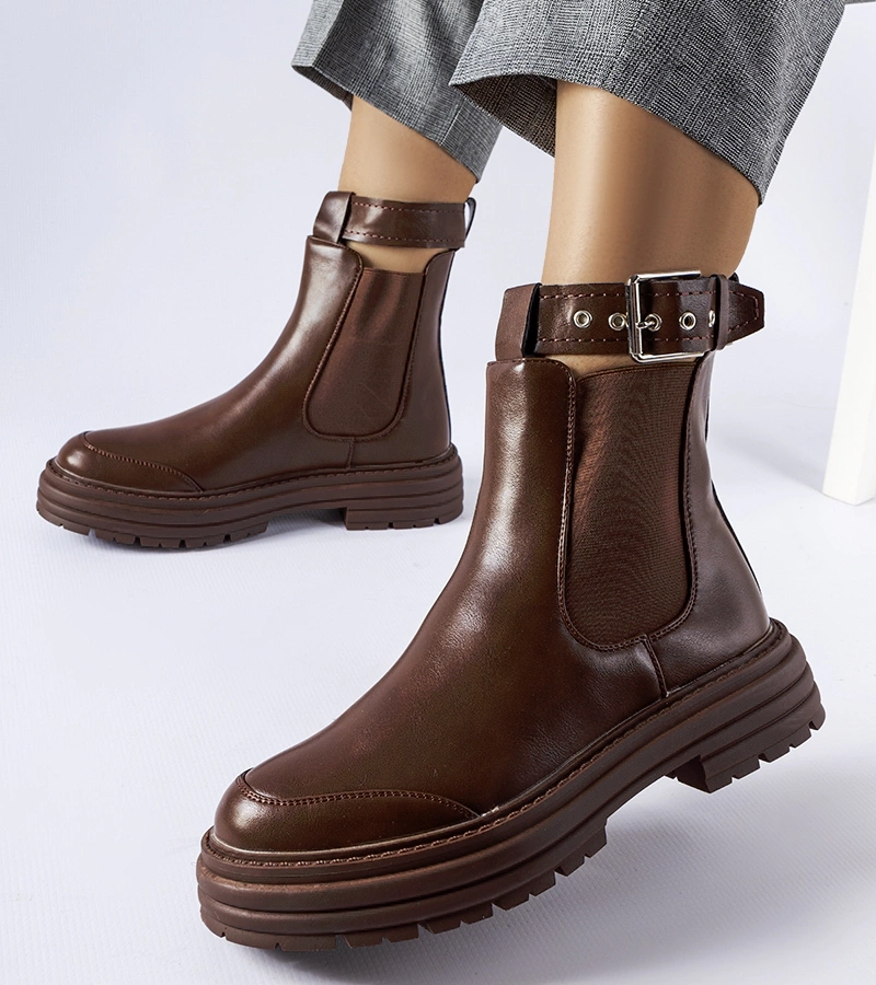 Hnedé čižmy s ozdobným zapínaním Jonesboro