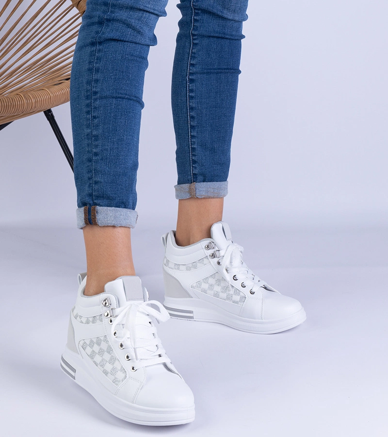 Biele športové tenisky dámske na skrytom klinovom podpätku Violinso